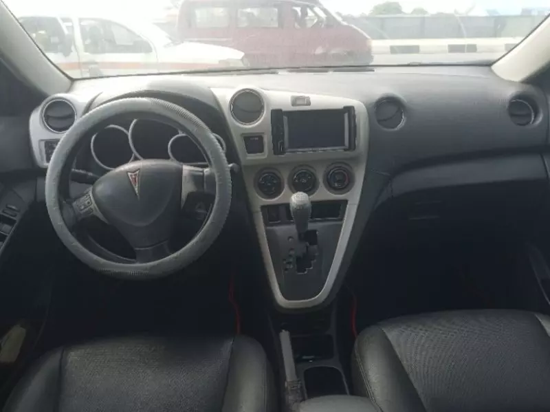 Pontiac Vibe   - 2009