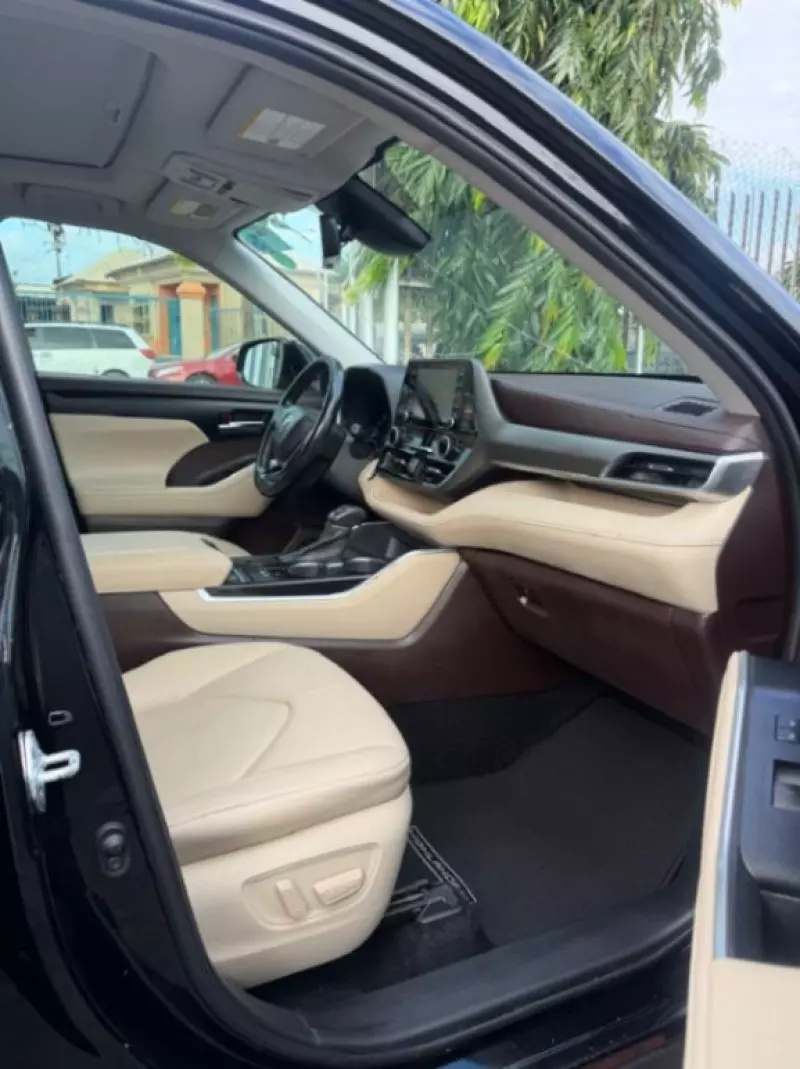 TOYOTA Highlander   - 2020