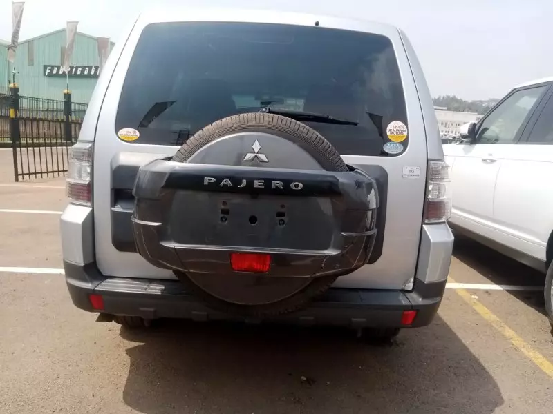 Mitsubishi Pajero   - 2012