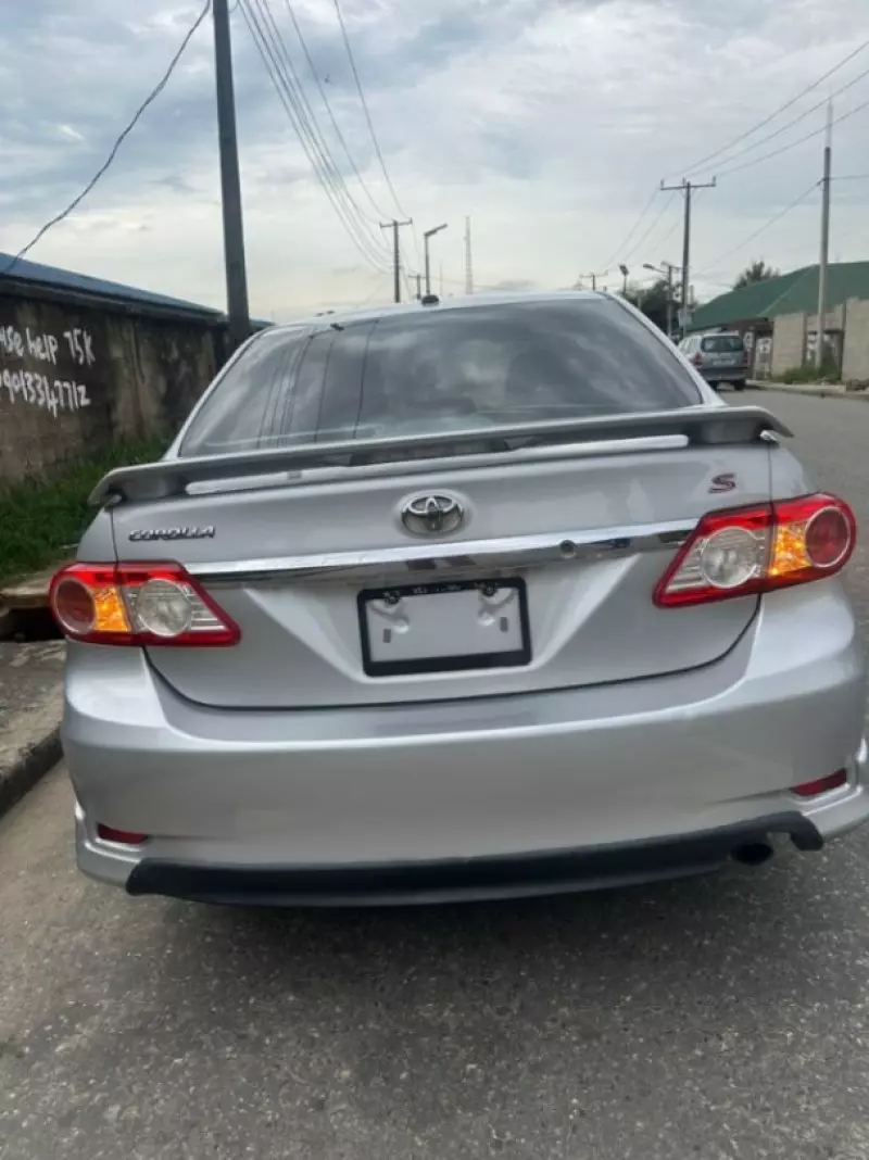 Toyota Corolla   - 2013