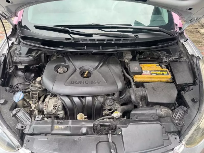 Hyundai Elantra   - 2014