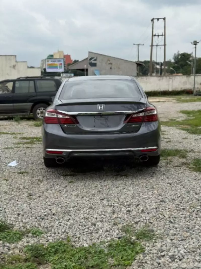 Honda Accord   - 2016