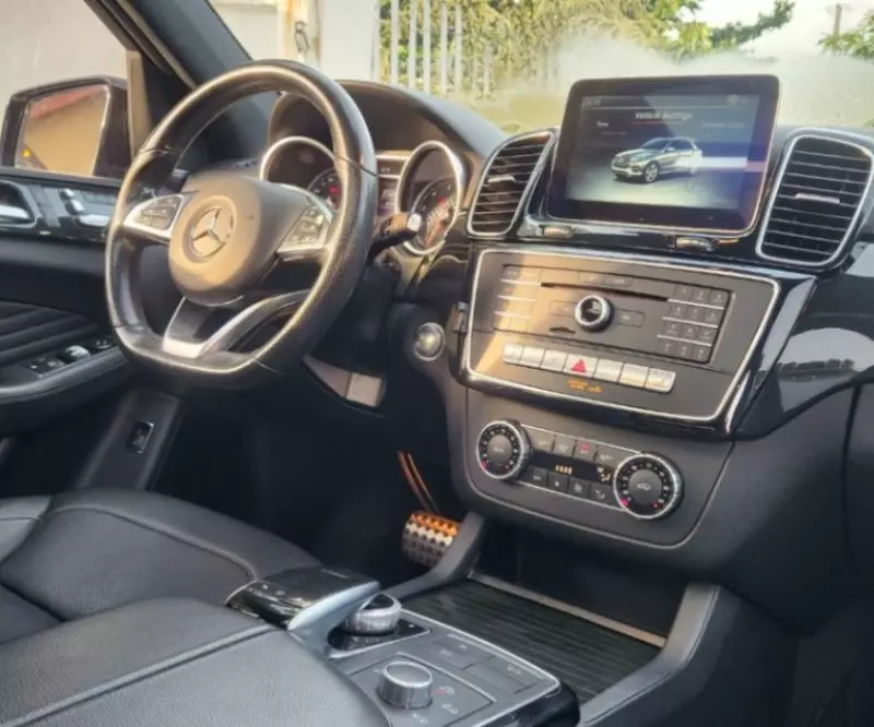Mercedes-Benz GLE-Class   - 2016