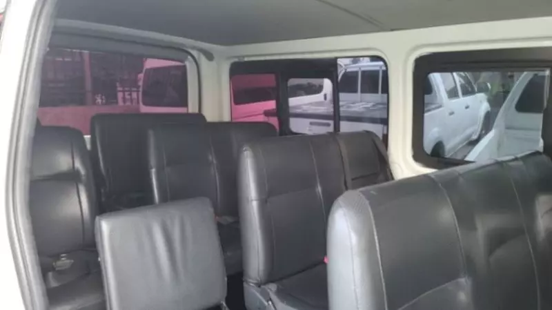 Toyota Hiace   - 2012