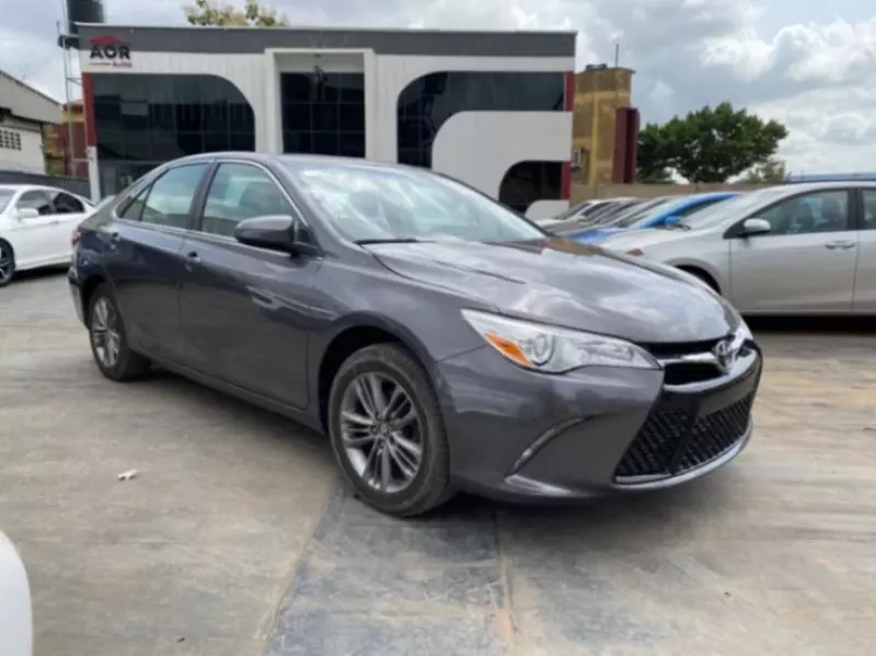 Toyota Camry - 2016