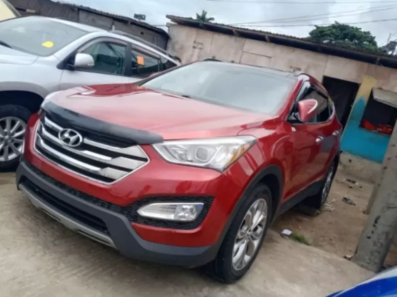 Hyundai Santa Fe   - 2013