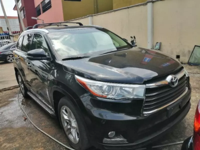 Toyota Highlander   - 2014