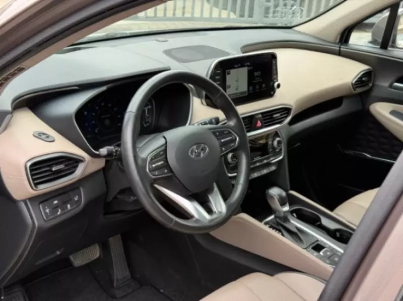Hyundai Santa Fe   - 2020
