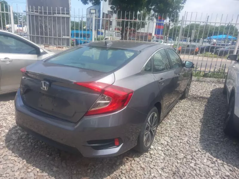 Honda Civic   - 2016