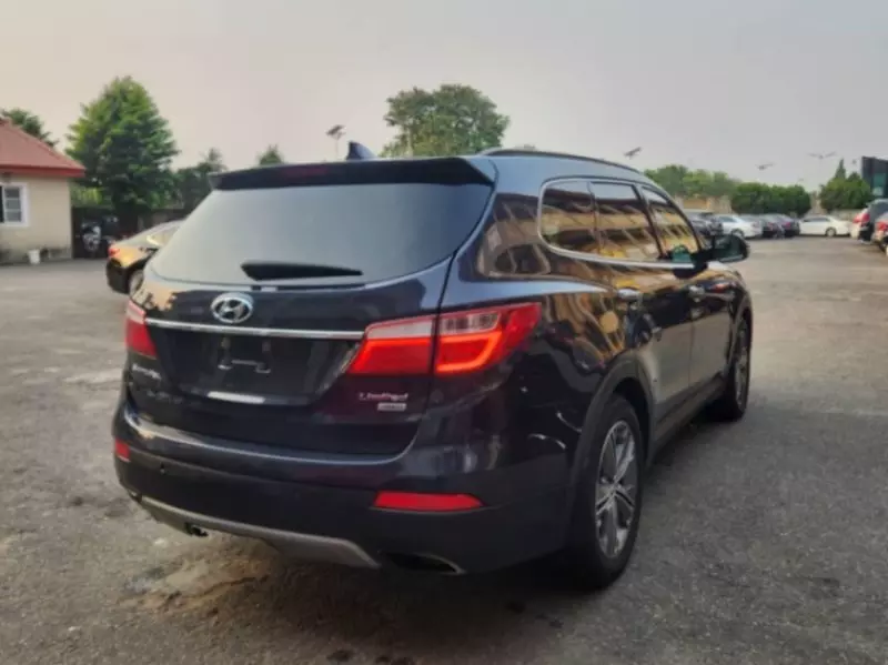 Hyundai Santa Fe   - 2014