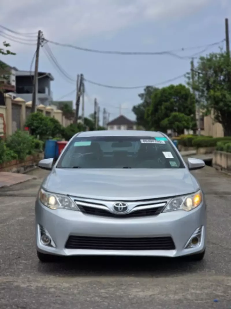 TOYOTA Camry   - 2012
