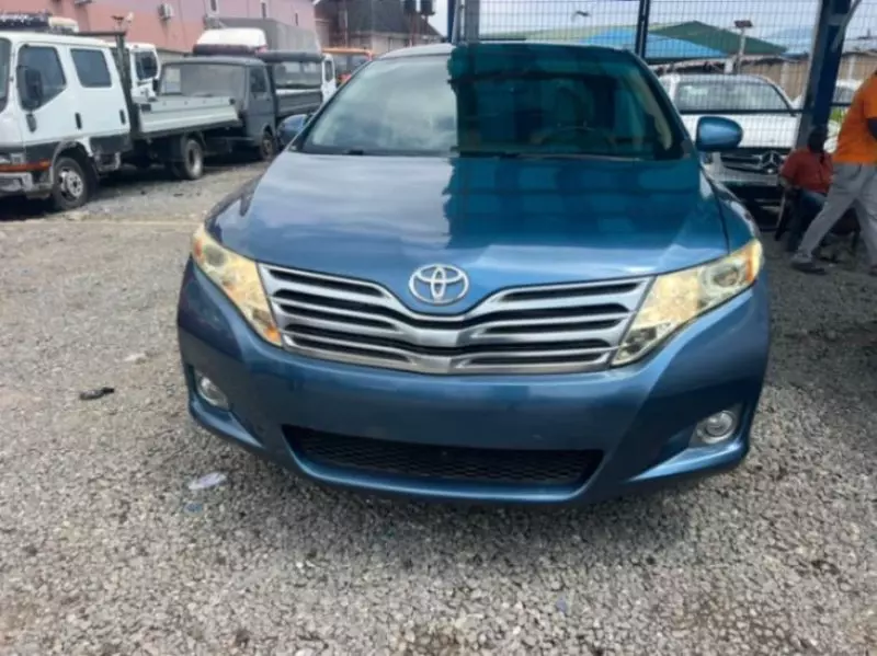 Toyota Venza   - 2012