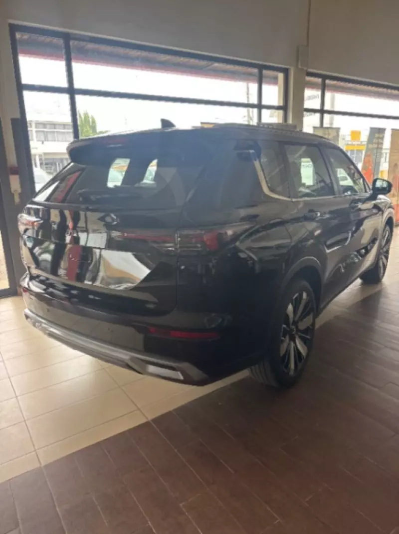 Mitsubishi Outlander GLX   - 2026