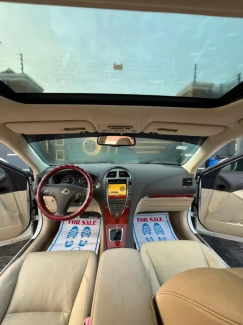 Lexus ES 350   - 2012
