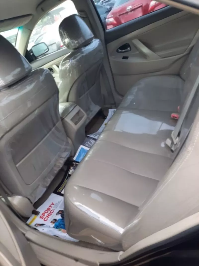 Toyota Camry   - 2009