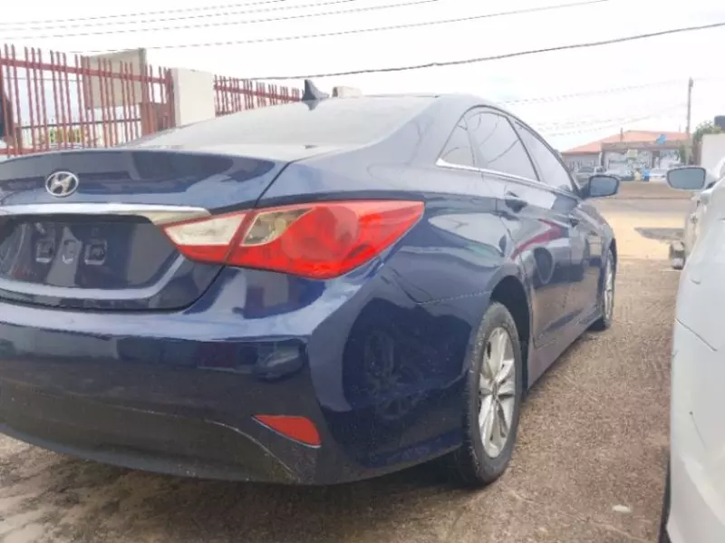 Hyundai Sonata   - 2014