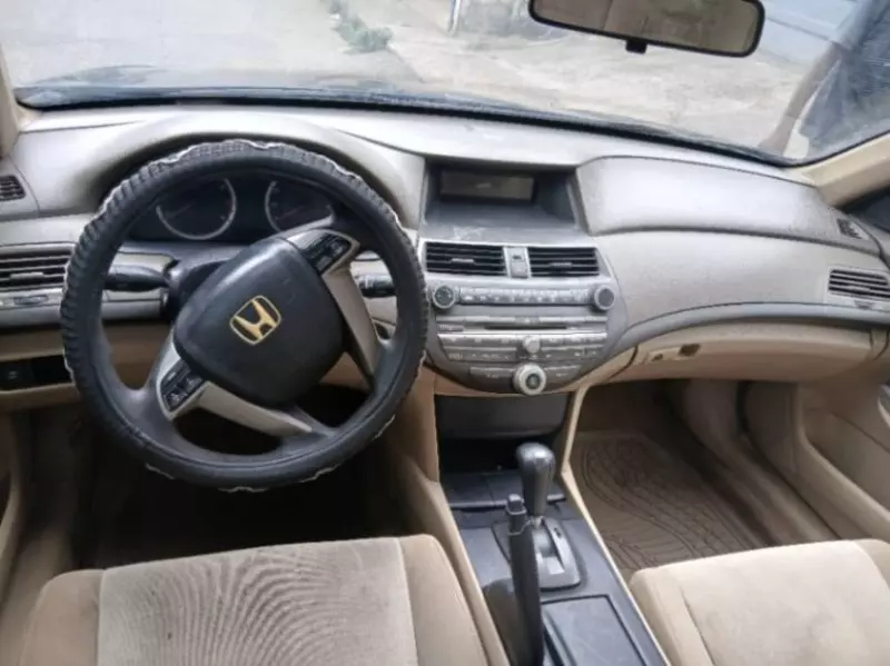 Honda Accord   - 2010