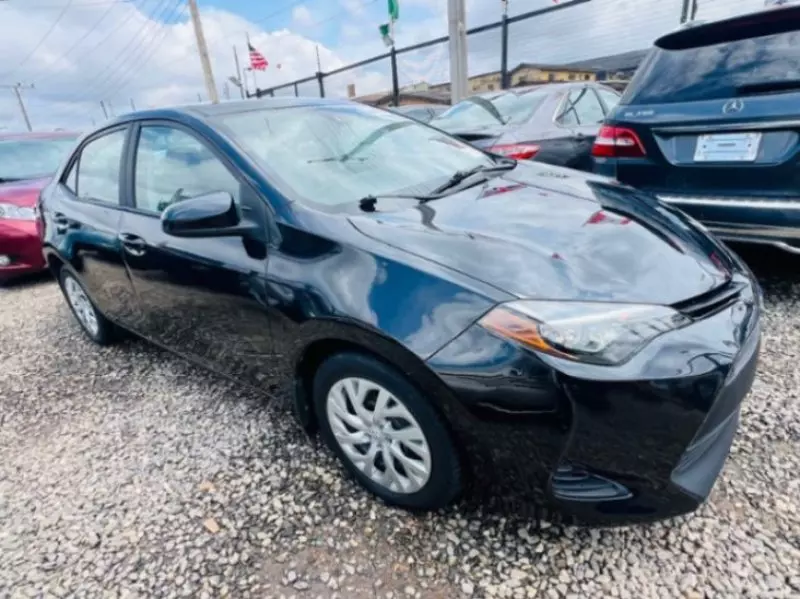 TOYOTA Corolla - 2017