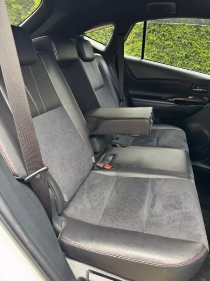 Toyota Harrier   - 2018