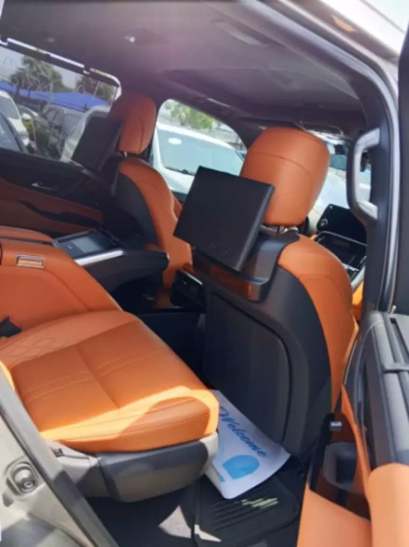 Lexus LX   - 2023
