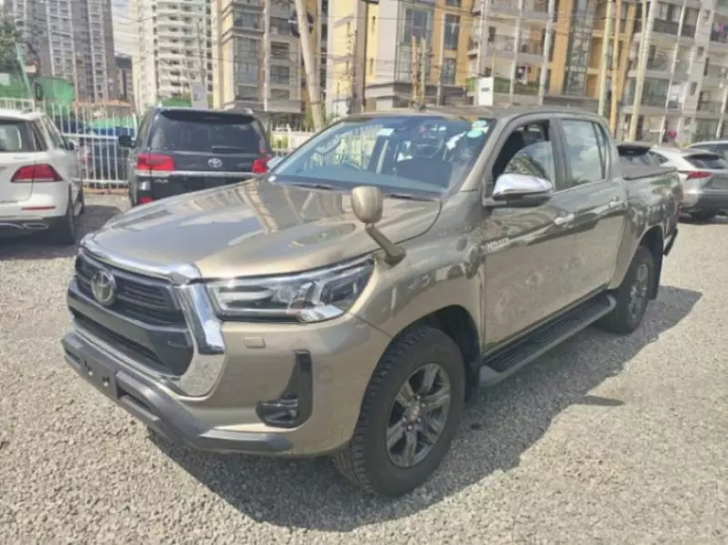 Toyota Hilux   - 2022