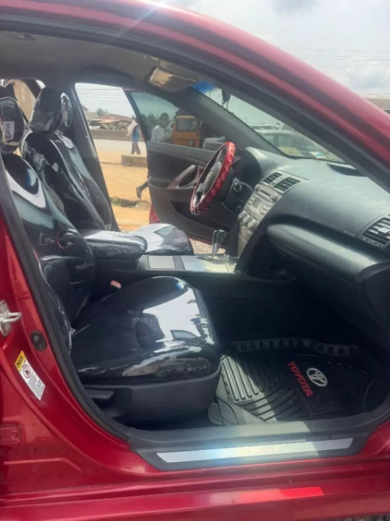 TOYOTA Camry   - 2010