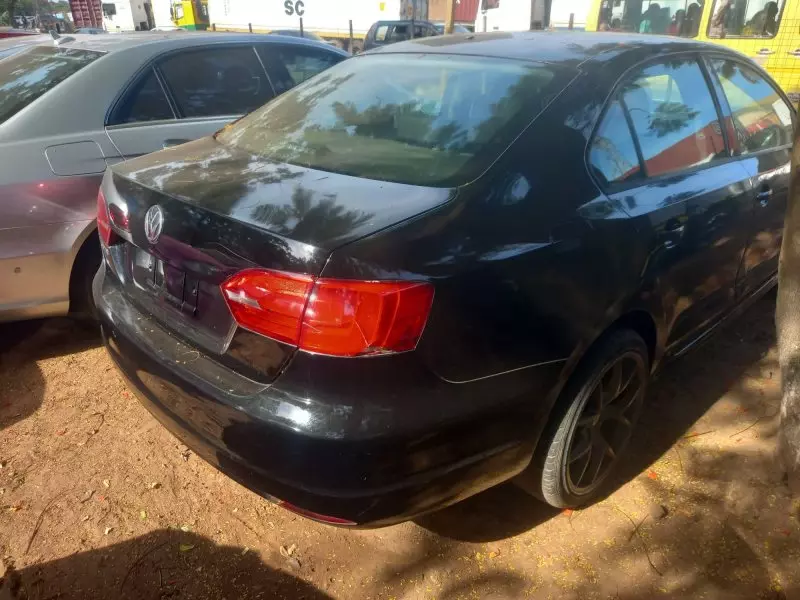 Volkswagen Jetta   - 2013