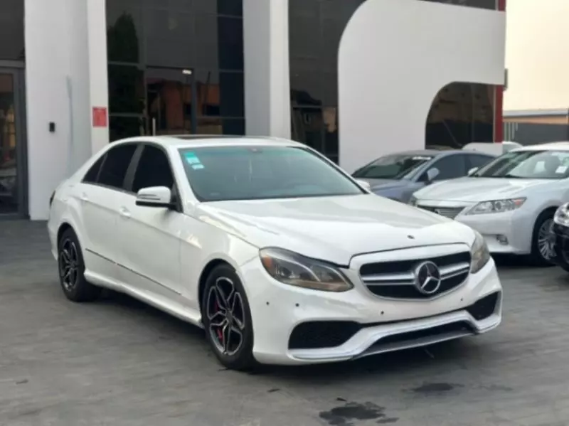 Mercedes-Benz E350   - 2010