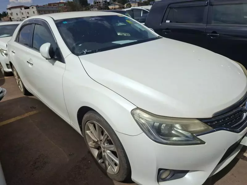 Toyota Mark X   - 2012