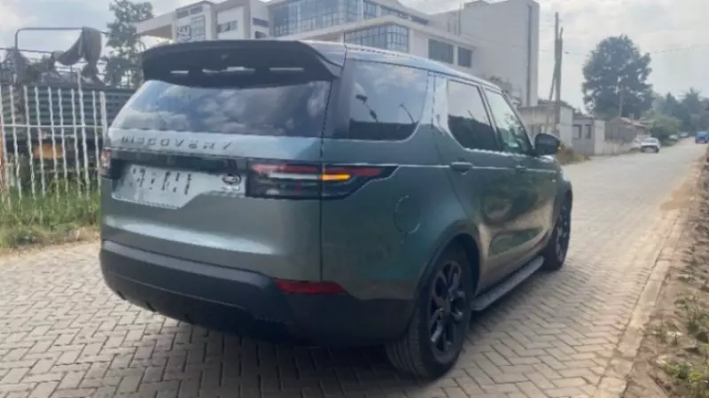 Land Rover Discovery   - 2017