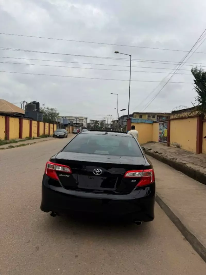 TOYOTA Camry   - 2013