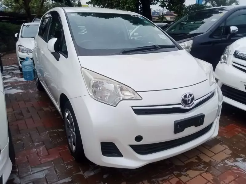 Toyota Ractis   - 2013