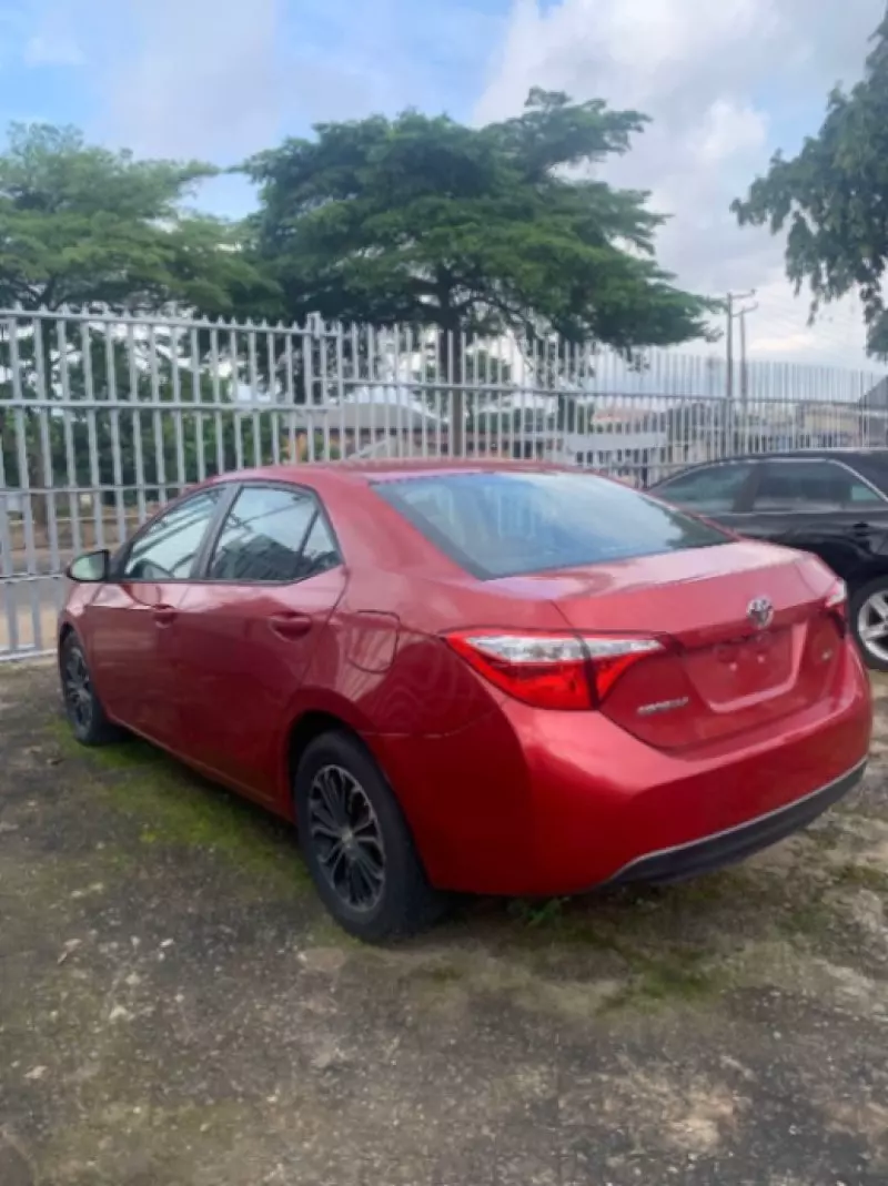 Toyota Corolla   - 2016