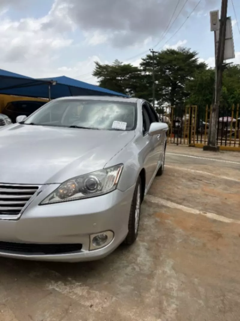 Lexus ES   - 2012