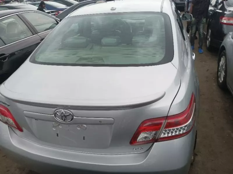 Toyota camry   - 2010