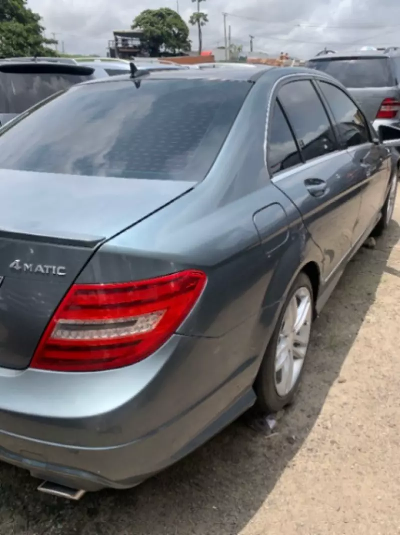 Mercedes-Benz C 300   - 2012