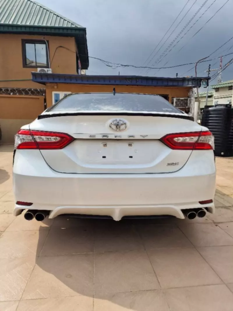 Toyota Camry   - 2019