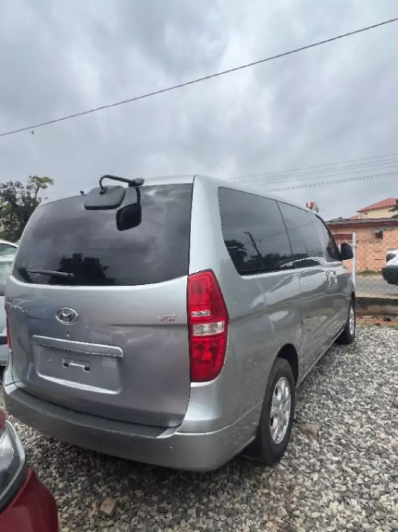 Hyundai H-1 Starex - 2013
