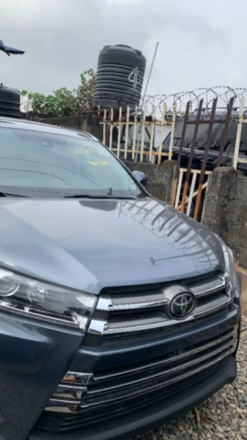 Toyota Highlander   - 2018
