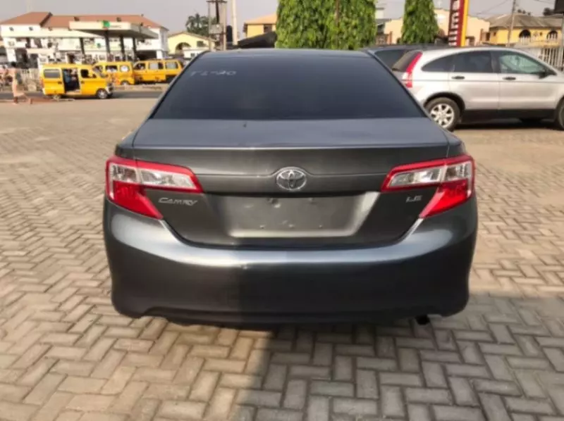 TOYOTA Camry   - 2013