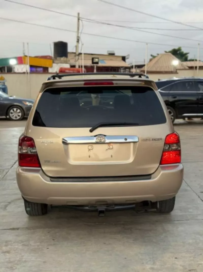 Toyota Highlander   - 2005