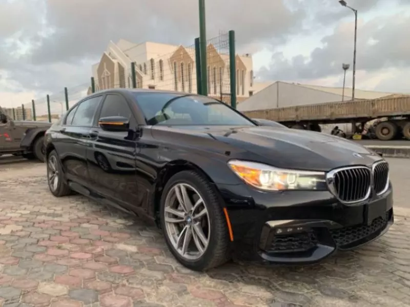 BMW 740 li   - 2019