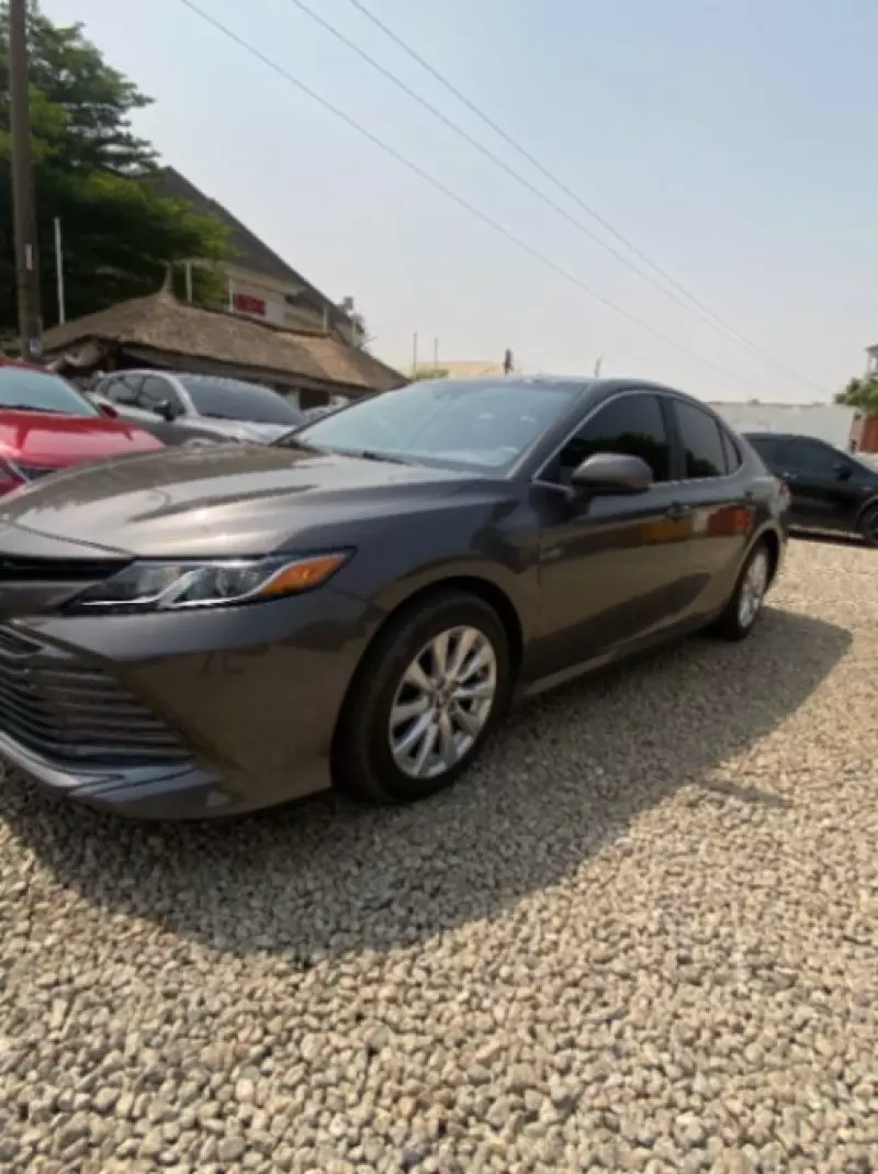 TOYOTA Camry - 2018