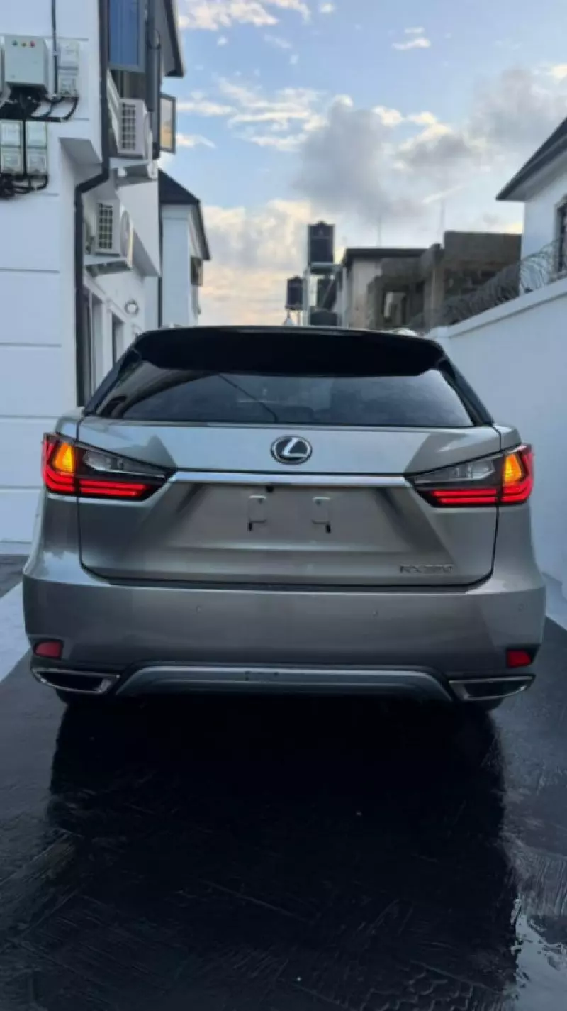 Lexus RX   - 2020