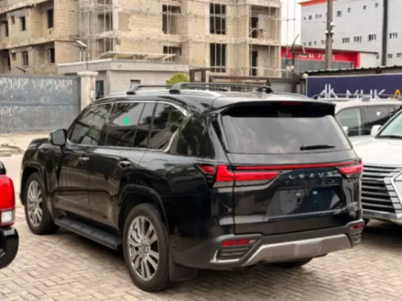 Lexus LX 600   - 2023