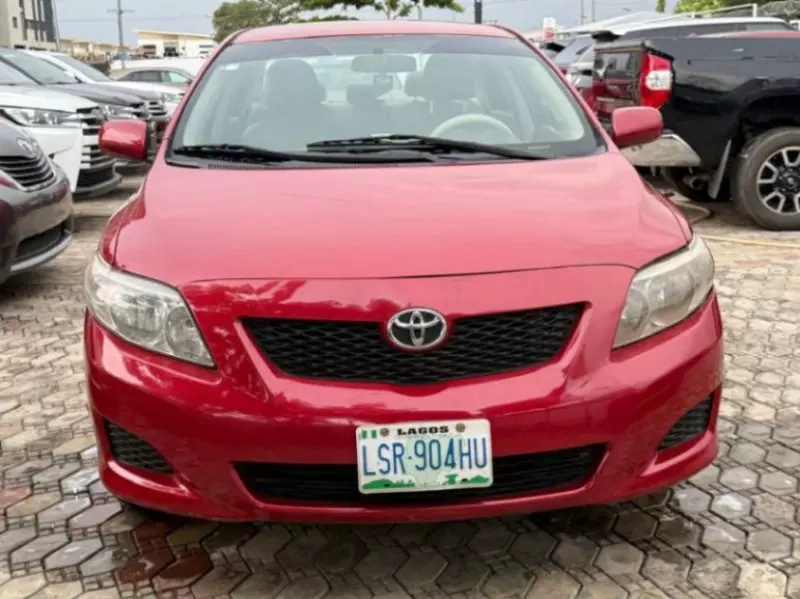 Toyota Corolla   - 2010