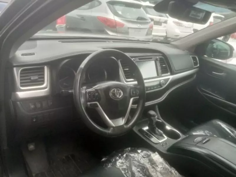 TOYOTA Highlander   - 2012