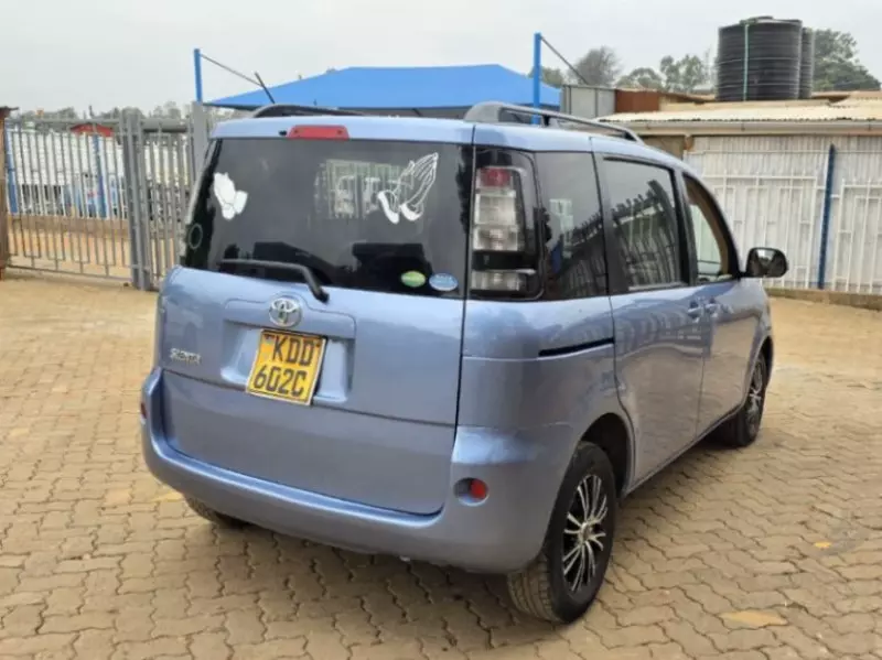 Toyota Sienta   - 2014