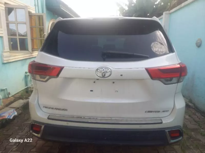 Toyota Highlander   - 2018