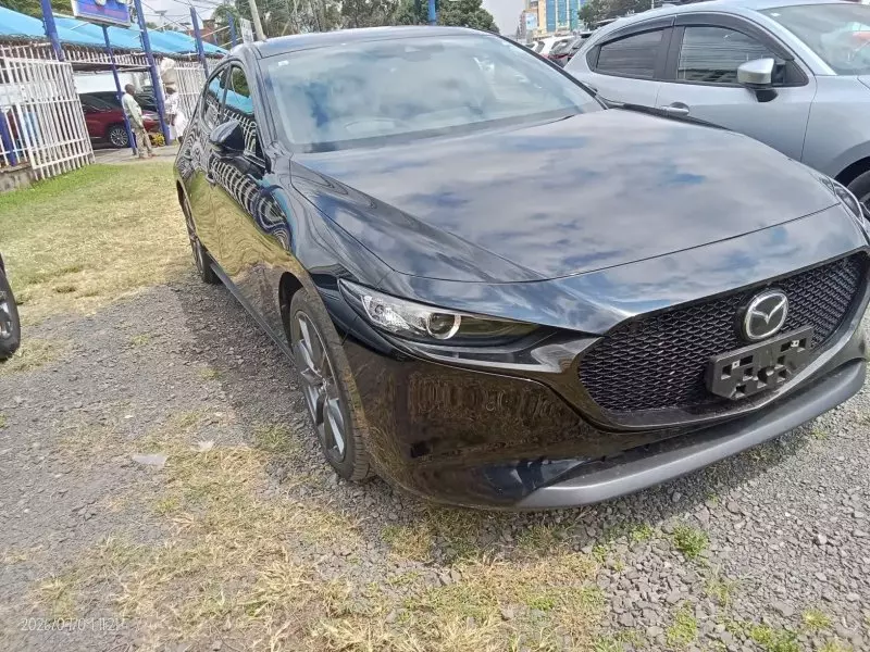 Mazda 3   - 2019